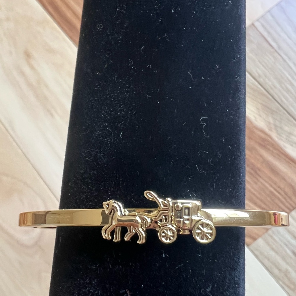 Coach Gold filled Bracelet classy and modern with coach buggy - Picture 6 of 6